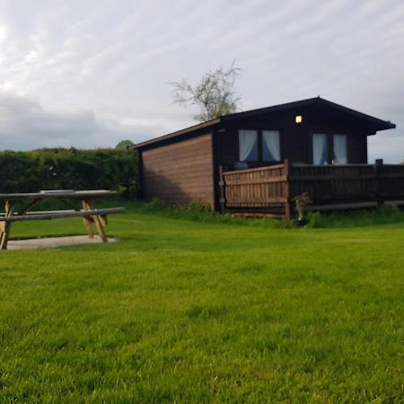 Country Bumpkin - Romantic Couples Stay In Oakhill Cabin المظهر الخارجي الصورة