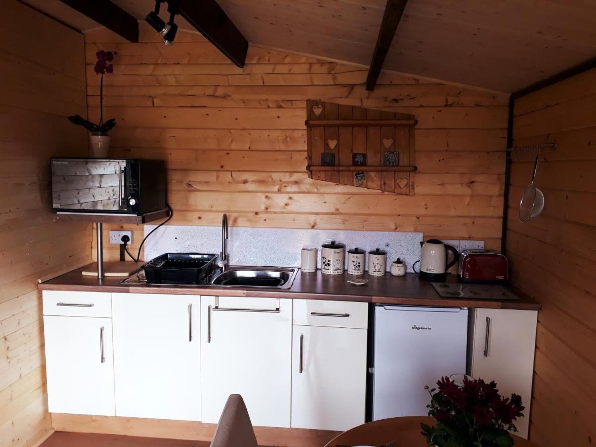 Country Bumpkin - Romantic Couples Stay In Oakhill Cabin المظهر الخارجي الصورة