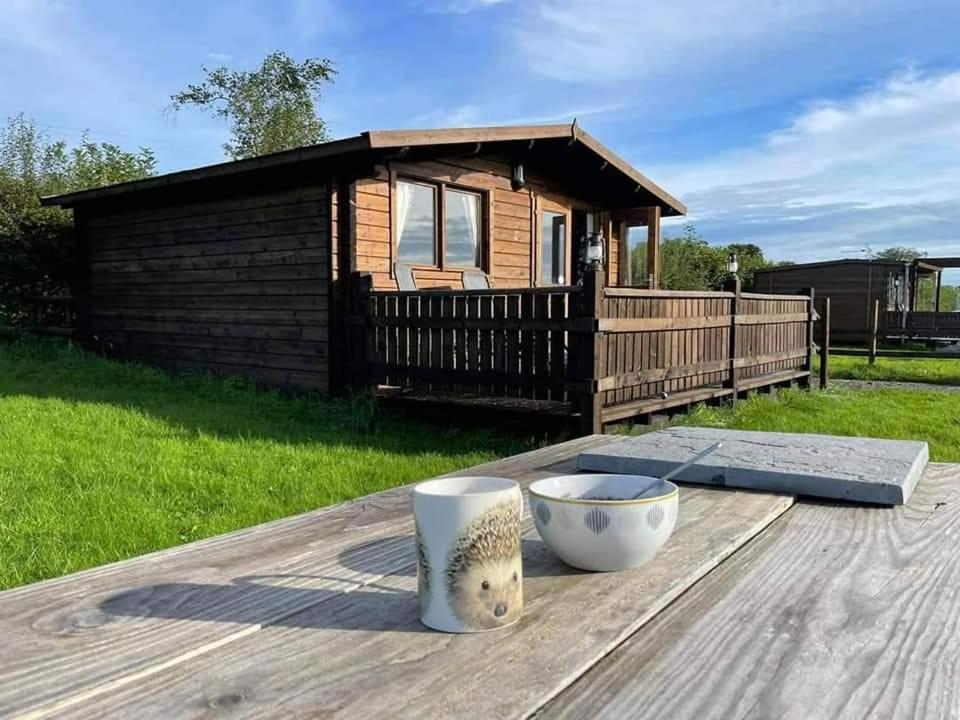 Country Bumpkin - Romantic Couples Stay In Oakhill Cabin المظهر الخارجي الصورة
