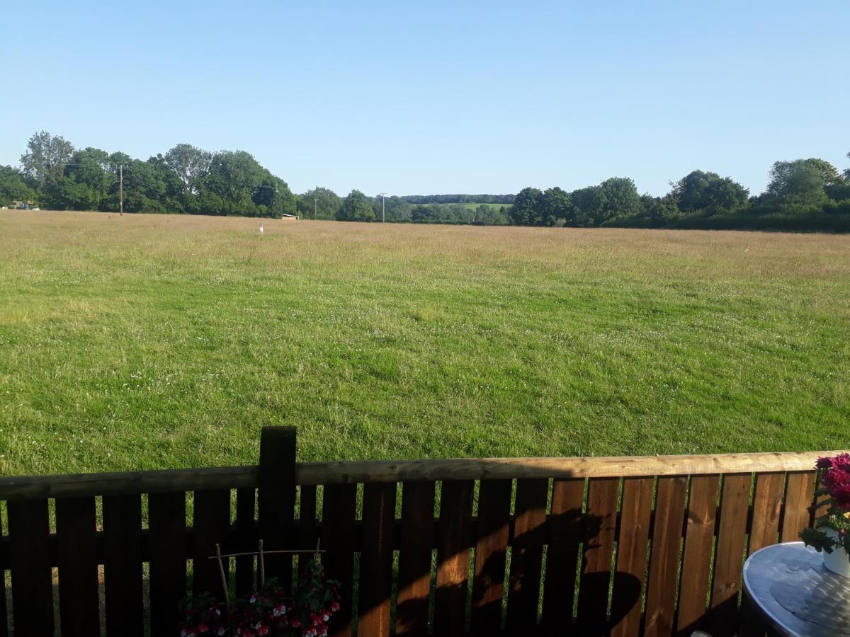 Country Bumpkin - Romantic Couples Stay In Oakhill Cabin المظهر الخارجي الصورة