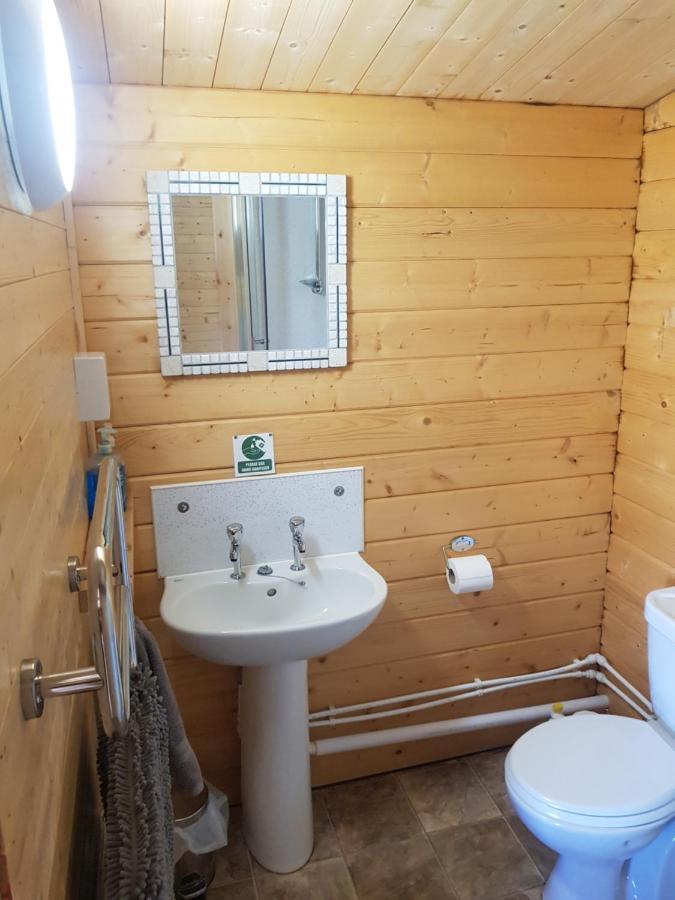 Country Bumpkin - Romantic Couples Stay In Oakhill Cabin المظهر الخارجي الصورة