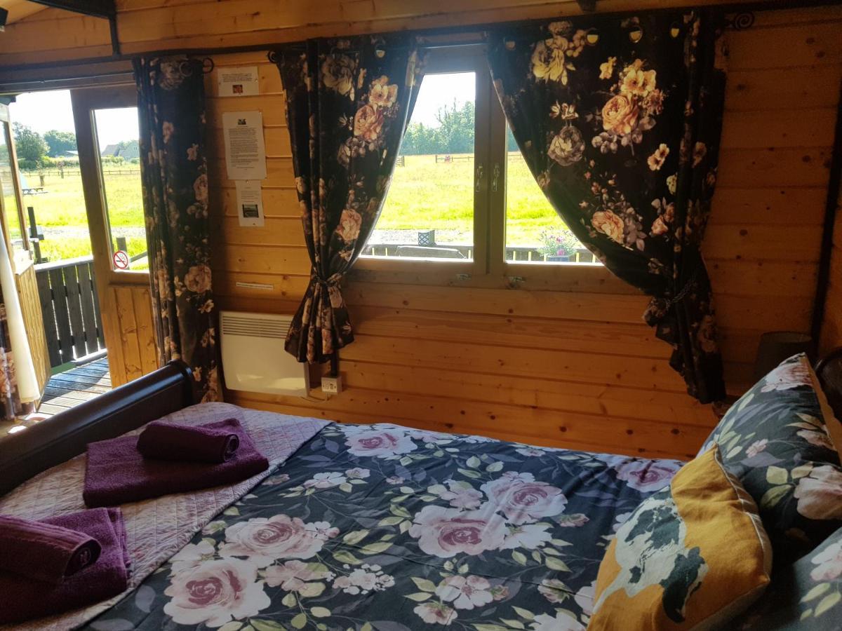 Country Bumpkin - Romantic Couples Stay In Oakhill Cabin المظهر الخارجي الصورة